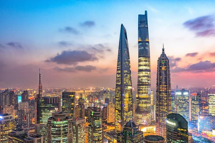 Full-Day Shanghai Private Tour: Jewish Refugees Museum, The Bund, Yu Garden & Sunset at Shanghai Tower