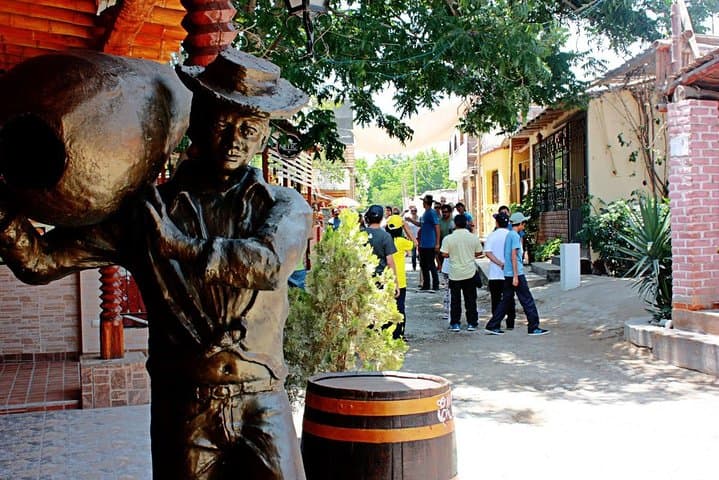 Ica & Huacachina: City, Winery, Buggy Dunes and Sandboarding Tour photo 4
