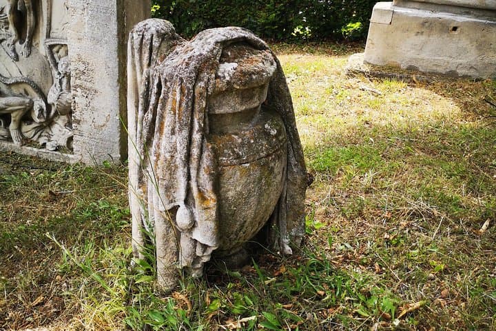 Vienna Central Cemetery Guided Walk: City of the Dead Tour with Sandra Blum photo 2