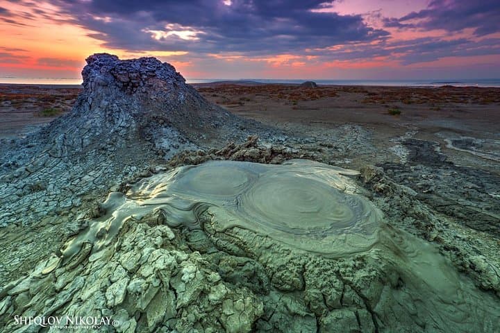 Private Azerbaijan Tour: 6-Day Baku, Gobustan, Khinalug & Mud Volcanoes