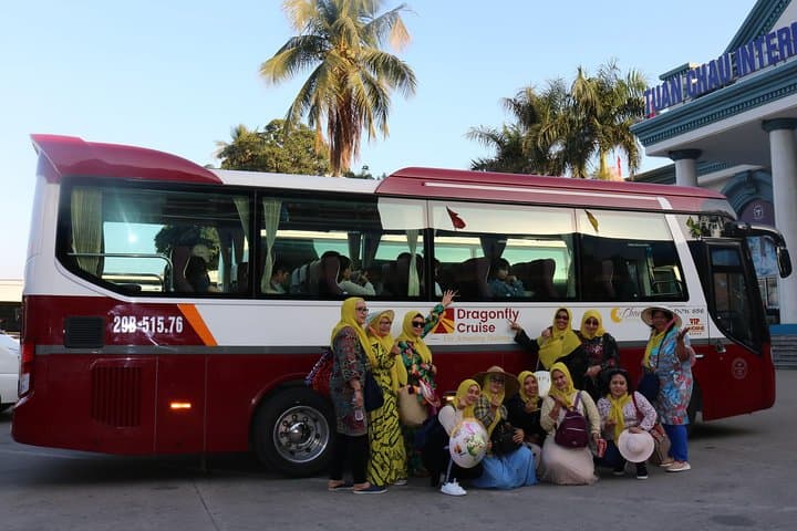 Halong Bay Day Cruise: Kayak Ba Hang, Thien Cung Cave & Seafood Lunch on Dragonfly photo 3