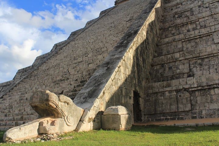 Day Trip from Cancun to Chichén Itzá & Cenotes Xkekén and Samulá photo 6