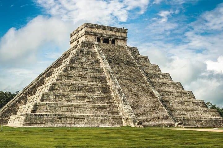 Chichén Itzá, Cenote Chichikán & Valladolid: Full-Day Mayan Day Trip from Cancún