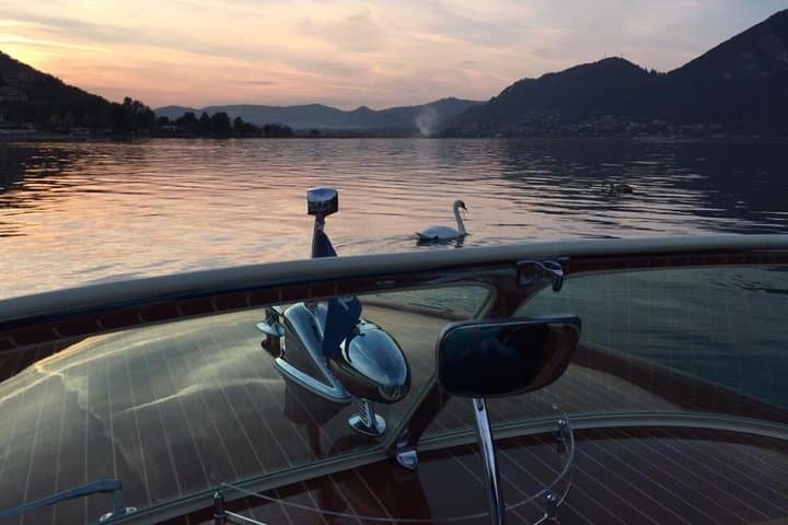 Private Riva Speedboat Cruise on Lake Como with Wine at Sunset photo 2