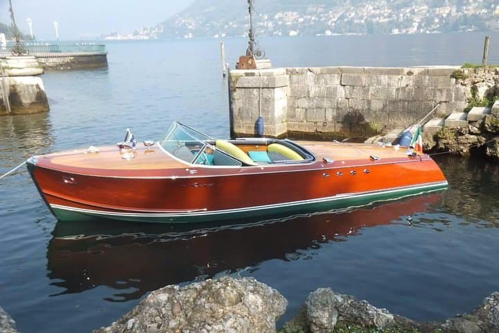 Private Riva Speedboat Cruise on Lake Como with Wine at Sunset photo 5