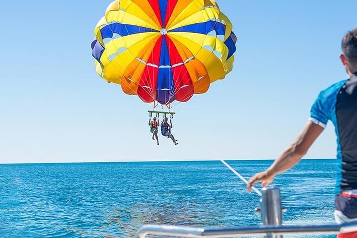 Soar Above Cancun: A Practical Guide to Parasailing Over Turquoise Waters photo 5