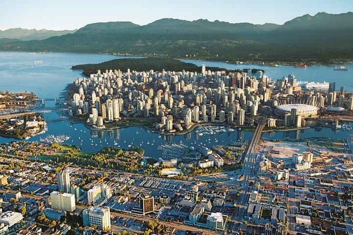 Private 3-Hour Vancouver Highlights Tour from YVR & Cruise Port photo 1