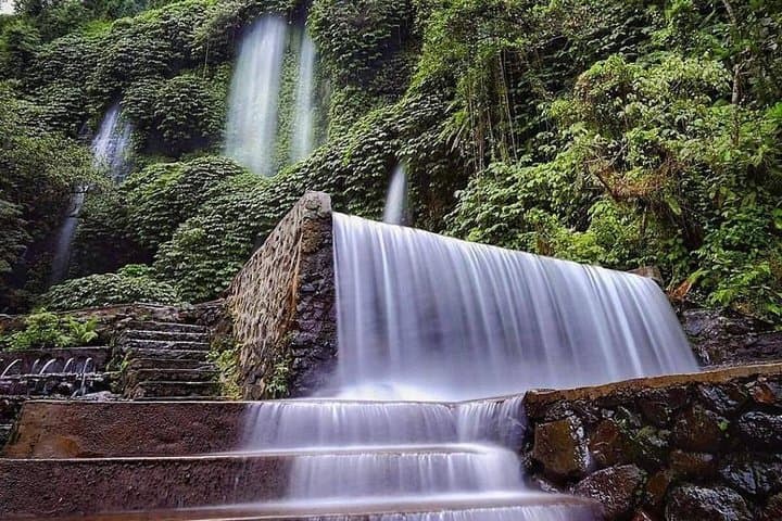 Lombok Backpacker 4D/3N: Beaches, Waterfalls & Secret Gilis