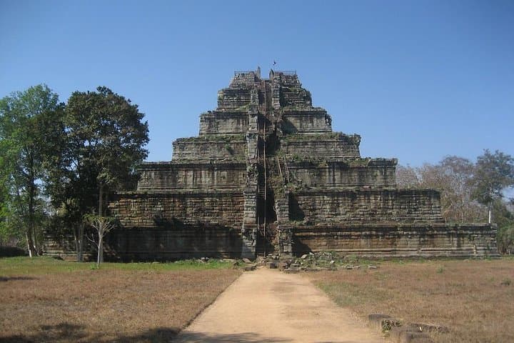 Koh Ker and Beng Mealea: Off-Grid Khmer Pyramid and Lost Jungle Temple photo 3
