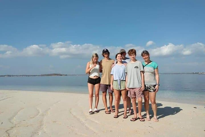 Backpacker 2D/1N Lombok: Beaches, Waterfalls & Sasak Village Experience