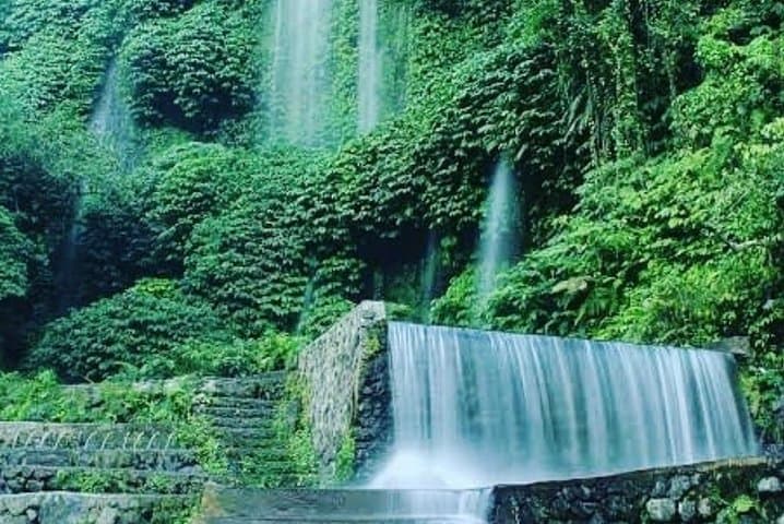 Backpacker 2D/1N Lombok: Beaches, Waterfalls & Sasak Village Experience photo 4