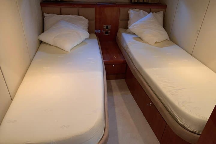 Private Luxury Yacht Cruise Along Dubai Marina, Palm Jumeirah & Burj Al Arab photo 3