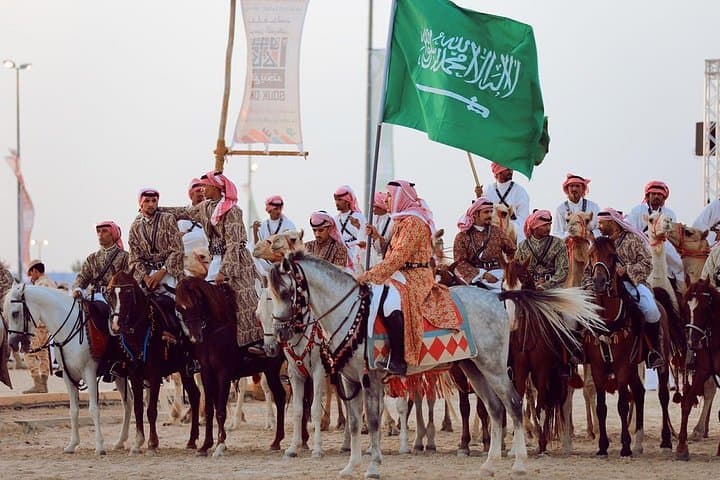 Taif City Tour: Explore Shubra Palace, Old Souq & Mountain Roads photo 3