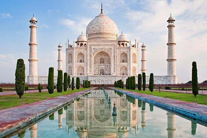 Delhi to Agra Private Transfer via Yamuna Expressway — Comfortable AC Sedan Ride photo 2