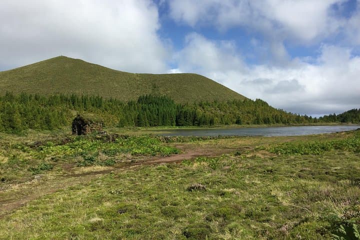 Sete Cidades Hike: Serra Devassa to Boca do Inferno — Vista do Rei and Twin Lagoons photo 2