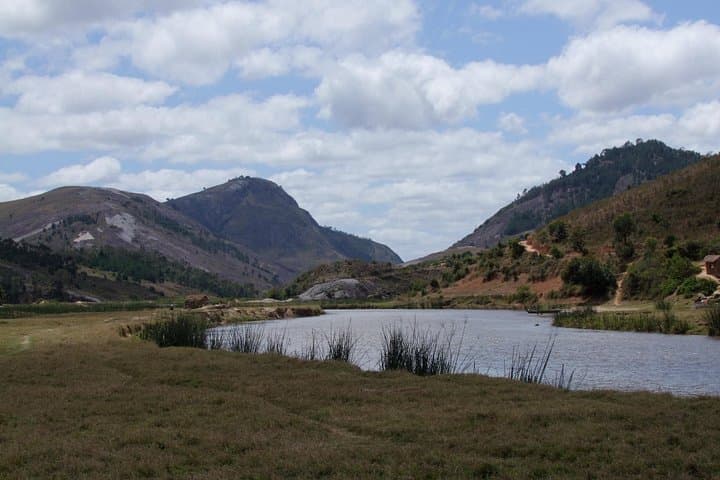 Between Two Malagasy Kingdoms: Matsiatra Canoe Descent & Betsileo Tea Plantation Day Tour photo 3