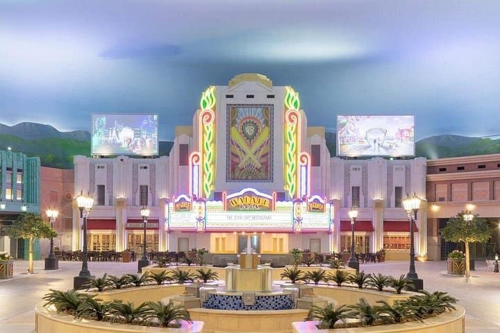 Full-Day Abu Dhabi City Tour with Warner Bros: Mosque, Corniche & Culture