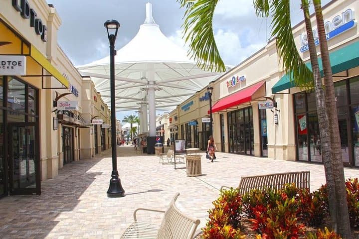 Miami Beach to Sawgrass Mills Shuttle: Round-Trip Mall Transfer with 8 Hours of Shopping photo 3