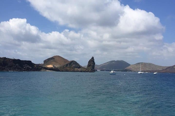 Day Trip to Bartolomé Island & Bahía Sullivan — Pinnacle Rock, Snorkeling & Beach Hikes photo 5