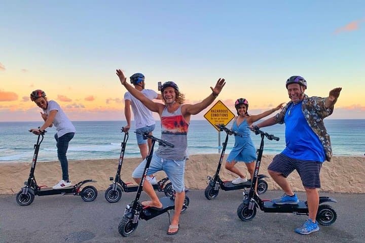 Waikiki Electric Scooter Tour: Diamond Head, Gold Coast & Açai Experience photo 3