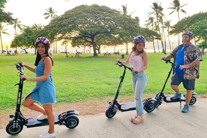 Waikiki Electric Scooter Tour: Diamond Head, Gold Coast & Açai Experience photo 5