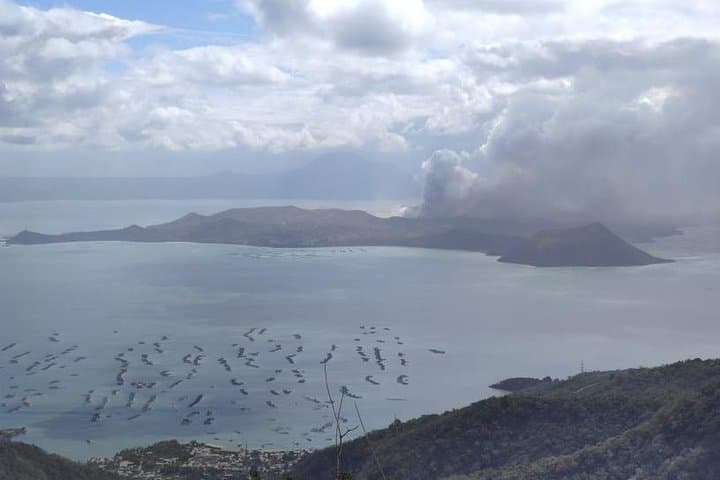 Taal Volcano Experience: Tagaytay Boat Tour to Volcano Island photo 2