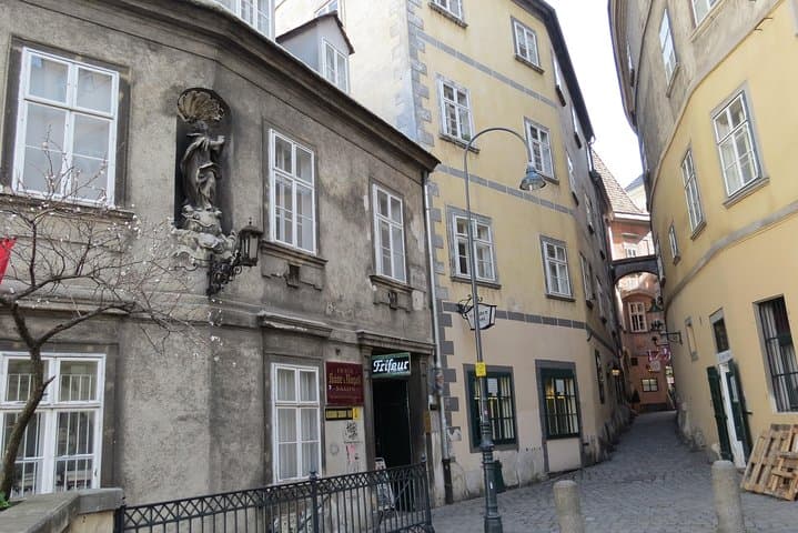Medieval Lanes and Legends: Old Vienna Walking Tour (90 Minutes)