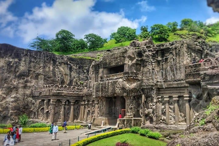 Ajanta and Ellora Caves: 1.5-Day Private Guided Tour from Aurangabad