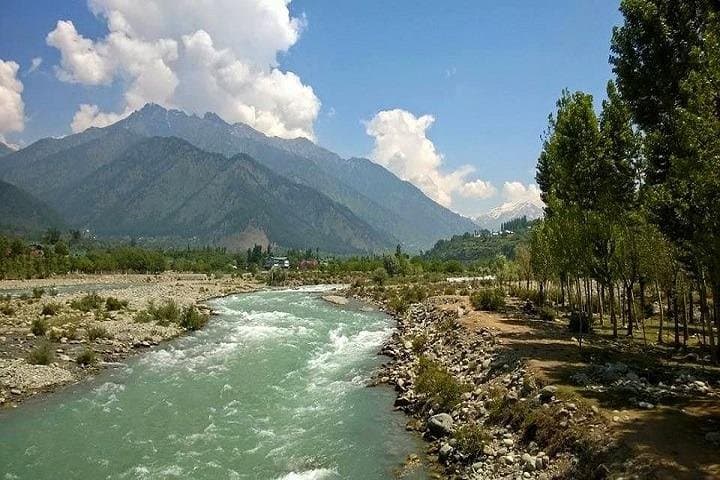 Exclusive Kashmir 6-Day Tour: Srinagar, Gulmarg, Pahalgam & Sonmarg photo 5
