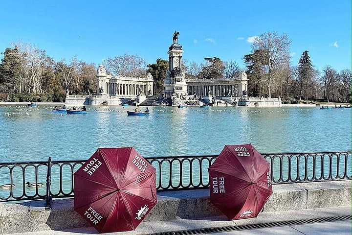 Walking Tour of Madrid Moderno: Gran Vía, Cibeles & El Retiro in 2 Hours photo 1