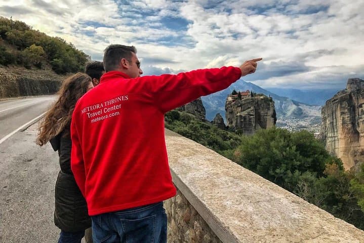 Meteora Train-to-Train Highlights: Spanish-Guided Half-Day Tour of the Monasteries