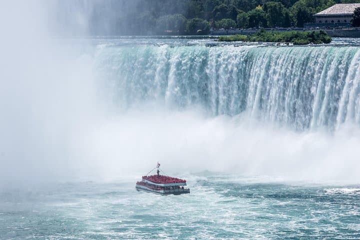 Up Close at Niagara Falls: All-Inclusive Canadian Sightseeing Tour photo 2