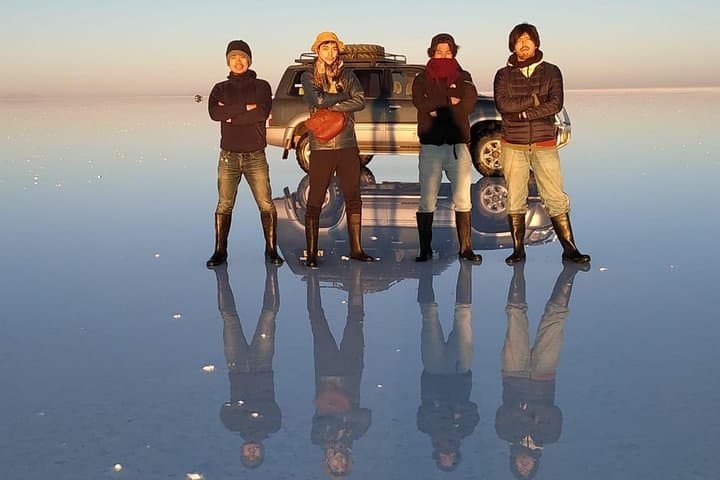 Salar de Uyuni Sunrise & Stargazing: Private 6‑Hour Salt‑Flat Photo Tour photo 5