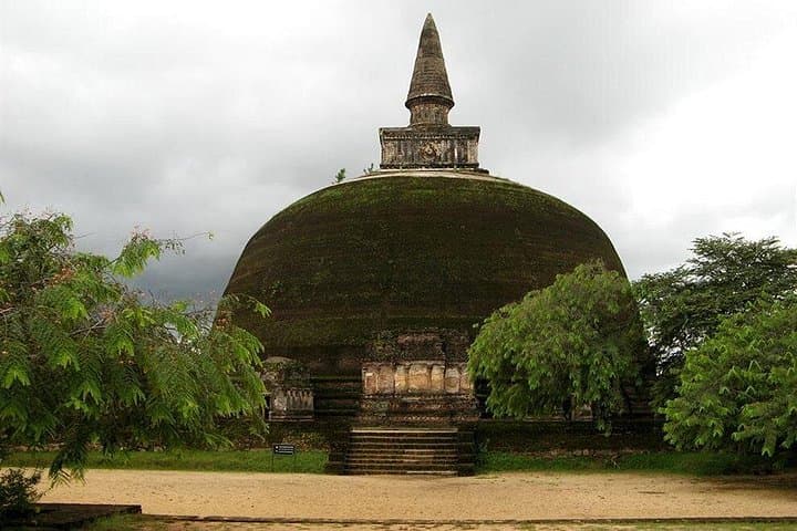 Polonnaruwa Day Tour from Kandy: Ancient City, Quadrangle & Gal Vihara photo 2