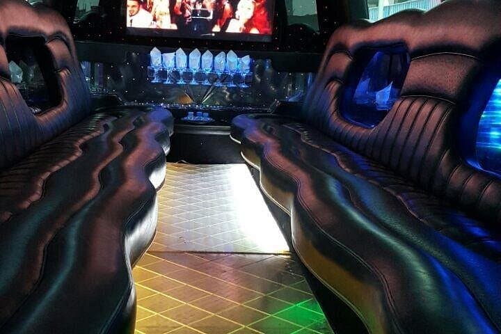 Dubai Luxury Limousine Night Tour: Private Limo Hire for Events & Nightlife photo 2
