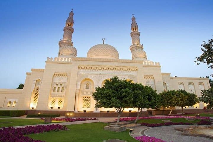 Half-Day Dubai City Tour: Jumeirah Mosque, Palm Jumeirah & Beach Stops photo 1