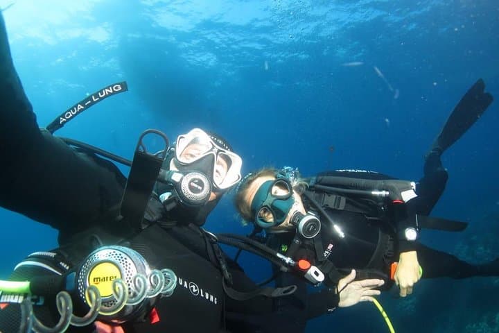 Try Scuba Diving on Elba Island: Beginner SSI Dives photo 4
