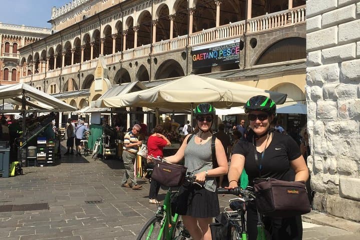 Padova Bike Tour: 3.5-Hour Guided Ride to Sant'Antonio, Prato della Valle & University Quarter photo 4