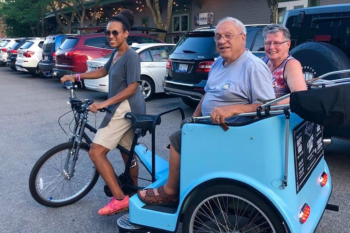 Traverse City Pedicab Rickshaw Tour: 60-Minute Orientation of Downtown & Bay photo 3