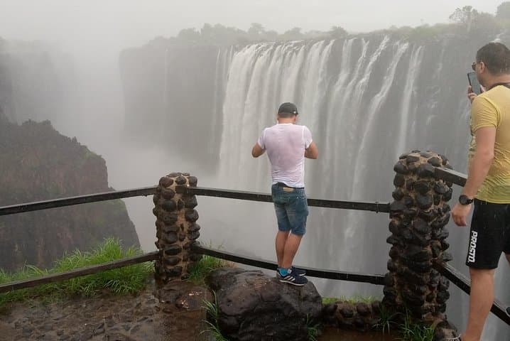 Victoria Falls Guided Tour — Mosi-oa-Tunya in Livingstone photo 3