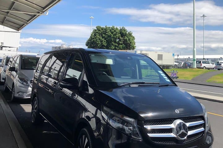 Luxury Airport Transfers in Auckland — Private Chauffeur, Meet and Greet photo 5