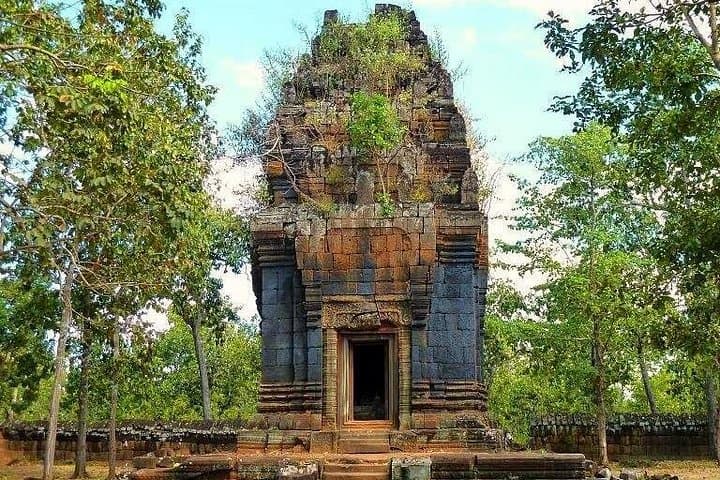 Full-Day Koh Ker and Beng Melea: Pyramid Temple and Jungle Ruins from Siem Reap photo 4