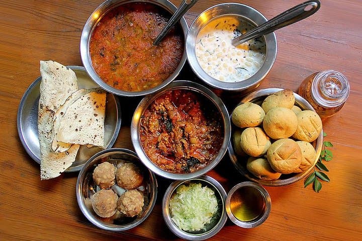 Bangalore Home Cooking Class and Dinner with Master Chef Family