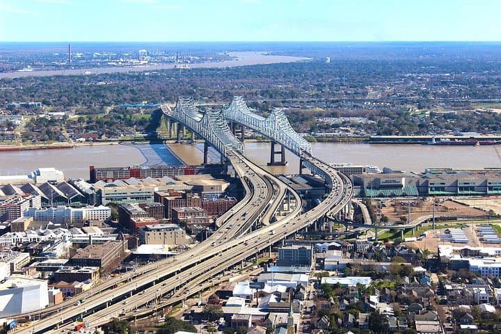 New Orleans Helicopter Tour: 30-Mile City & Swamp Aerial Experience photo 3