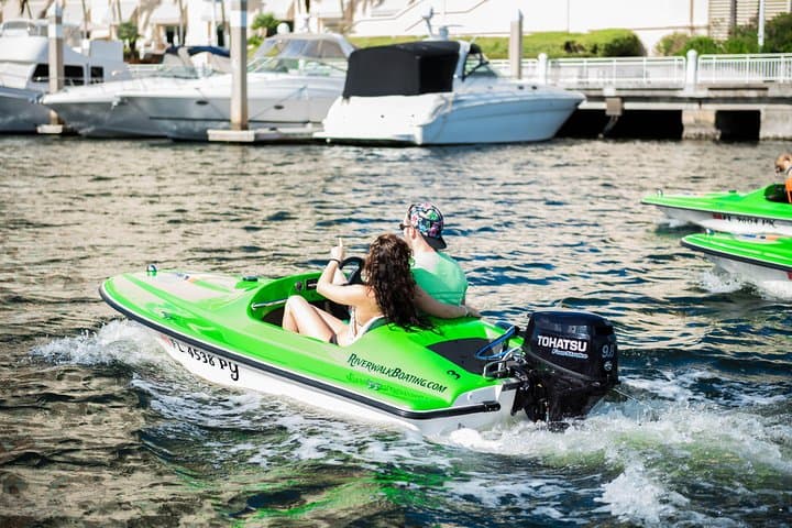 Mini Powerboat Rental on Tampa Riverwalk: 1-Hour Two-Person Adventure