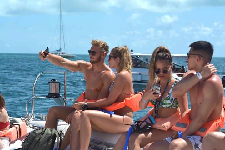 Isla Mujeres All-Inclusive Sailboat Experience from Cancún photo 3