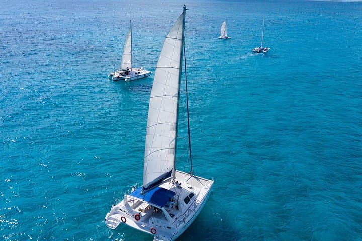 Isla Mujeres All-Inclusive Sailboat Experience from Cancún photo 2