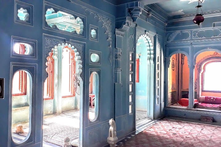 Private Guided Udaipur: 2-Day Custom Tour with Luxury Car & Boat Ride photo 2