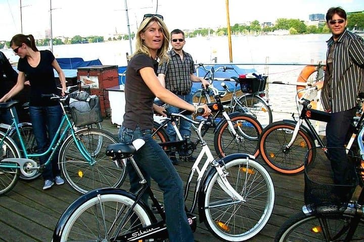 Cycling the Alster: 3.5-Hour Guided Bike Tour of Hamburg’s Lakes photo 3