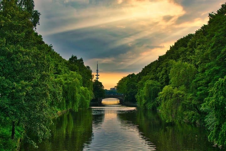 Cycling the Alster: 3.5-Hour Guided Bike Tour of Hamburg’s Lakes photo 6
